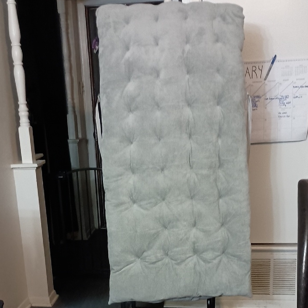 Elegant Gray Tufted Cot Topper